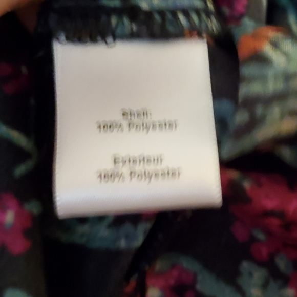 💥SALE💥HP🎉 Likely Night Garden Wren Wrap Top - Picture 7 of 8